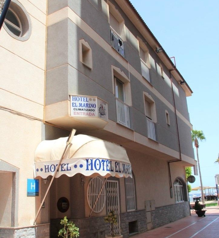 HOTEL CON RESTAURANTE EN VENTA.