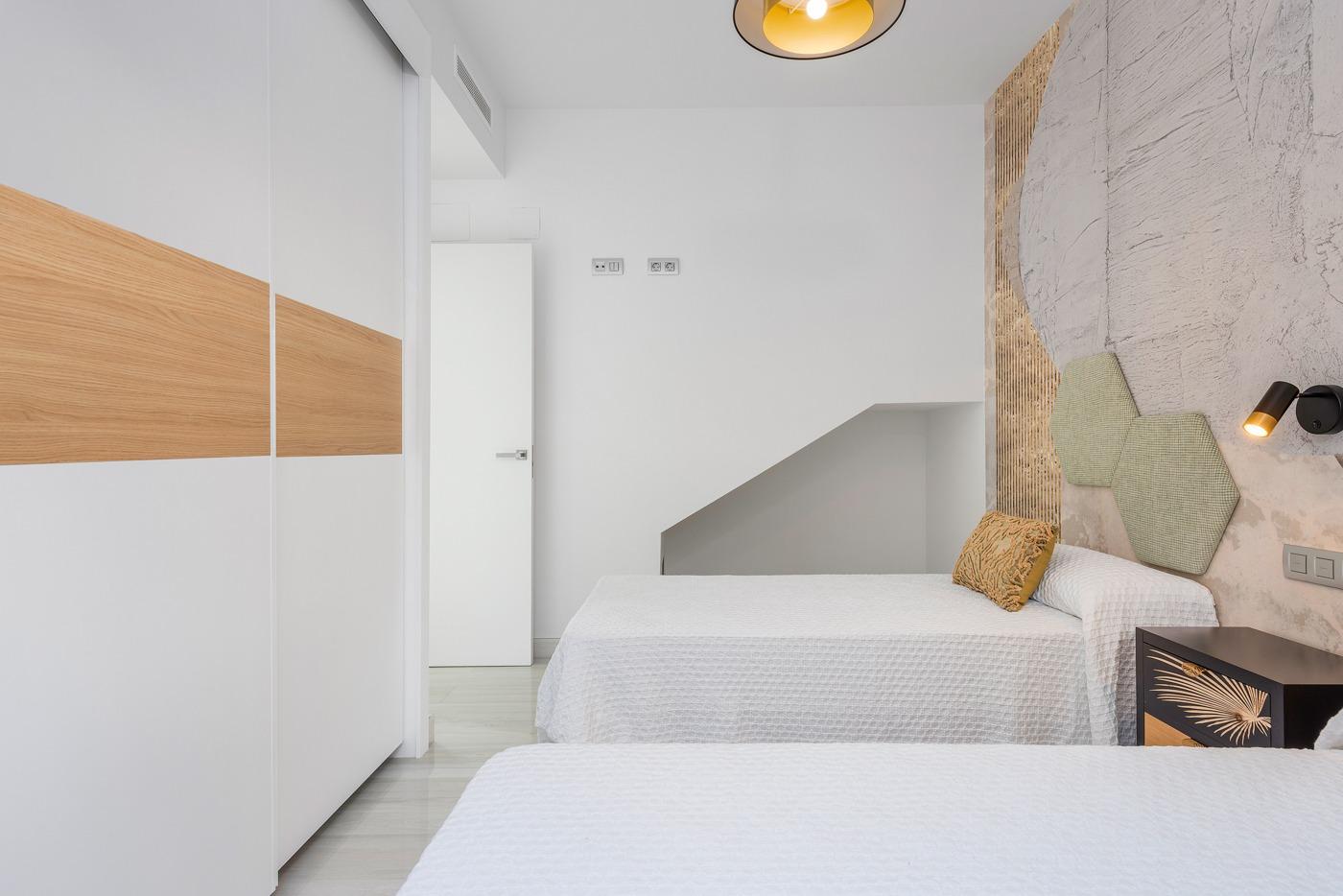 OBRA NUEVA EN LOS MONTESINOS. VILLAS DE LUJO. 3 DORM. 3 BAÑOS. PARCELA 200M2. PISCINA PROPIA.