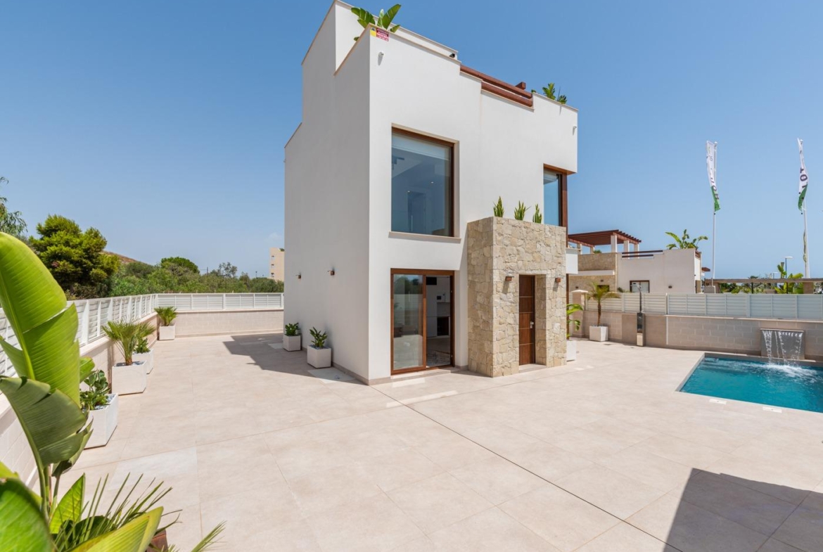 OBRA NUEVA EN VERA PLAYA. VILLA LAGUNA AZUL. 230M2 PARCELA. 3 DORM. 3 BAÑOS.