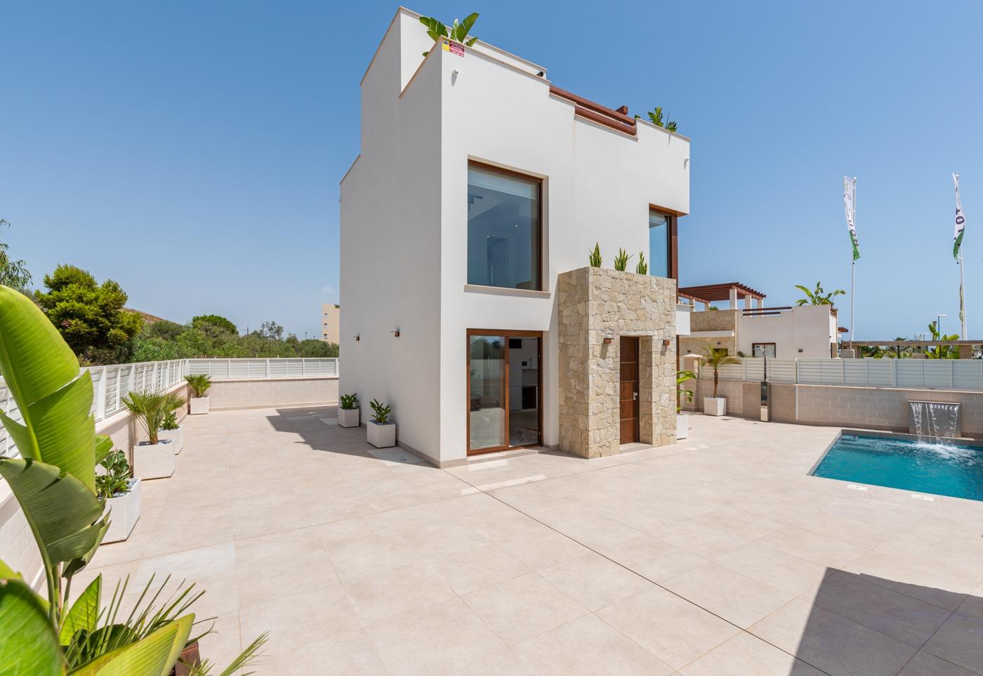 OBRA NUEVA EN VERA PLAYA. VILLA LAGUNA AZUL. 230M2 PARCELA. 3 DORM. 3 BAÑOS.