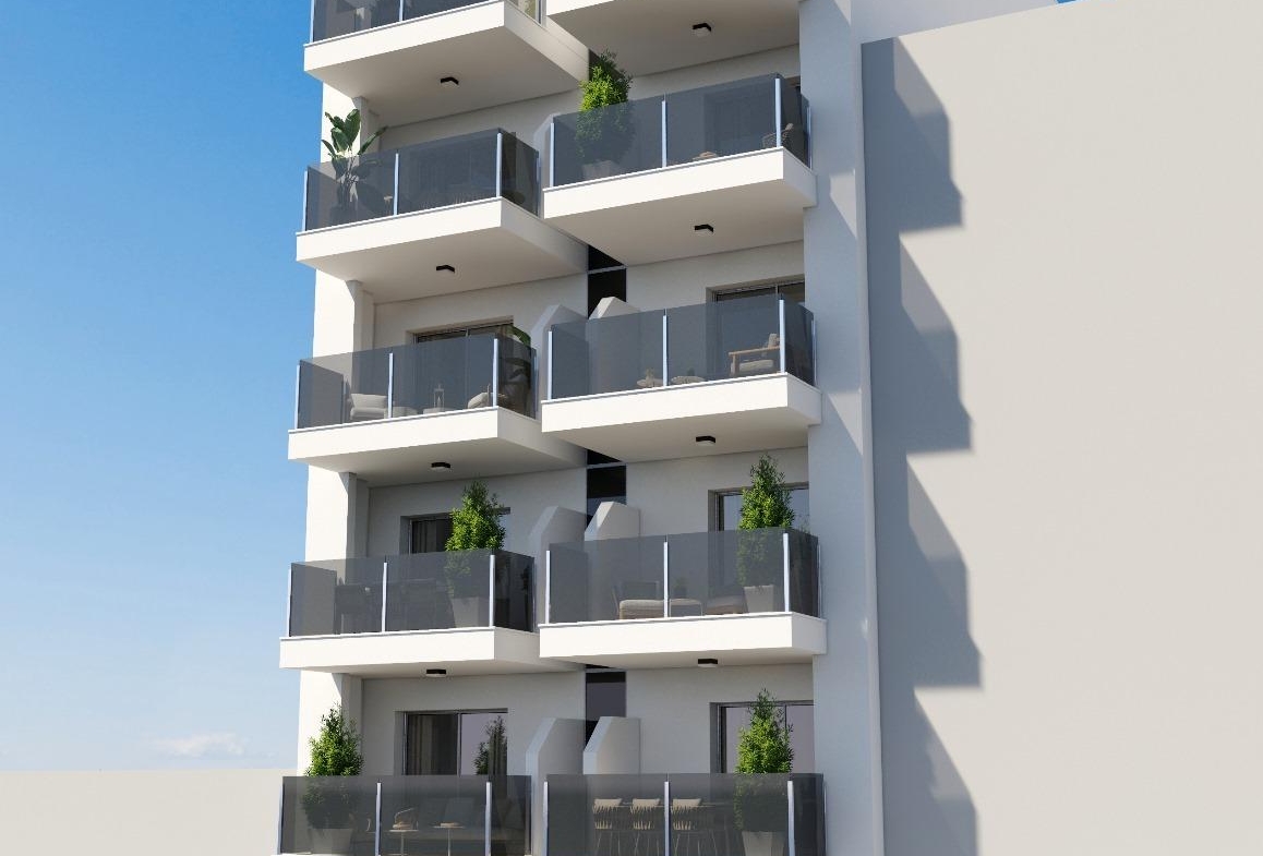 OBRA NUEVA EN TORREVIEJA A 150 METROS DE LA PLAYA. 2 DORMITORIOS. 2 BAÑOS. PISCINA COMUNITARIA.