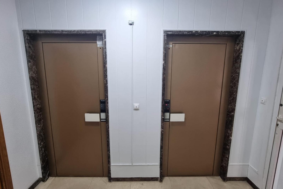 Estudio totalmente reformado a 50 metros de la playa de los Locos !