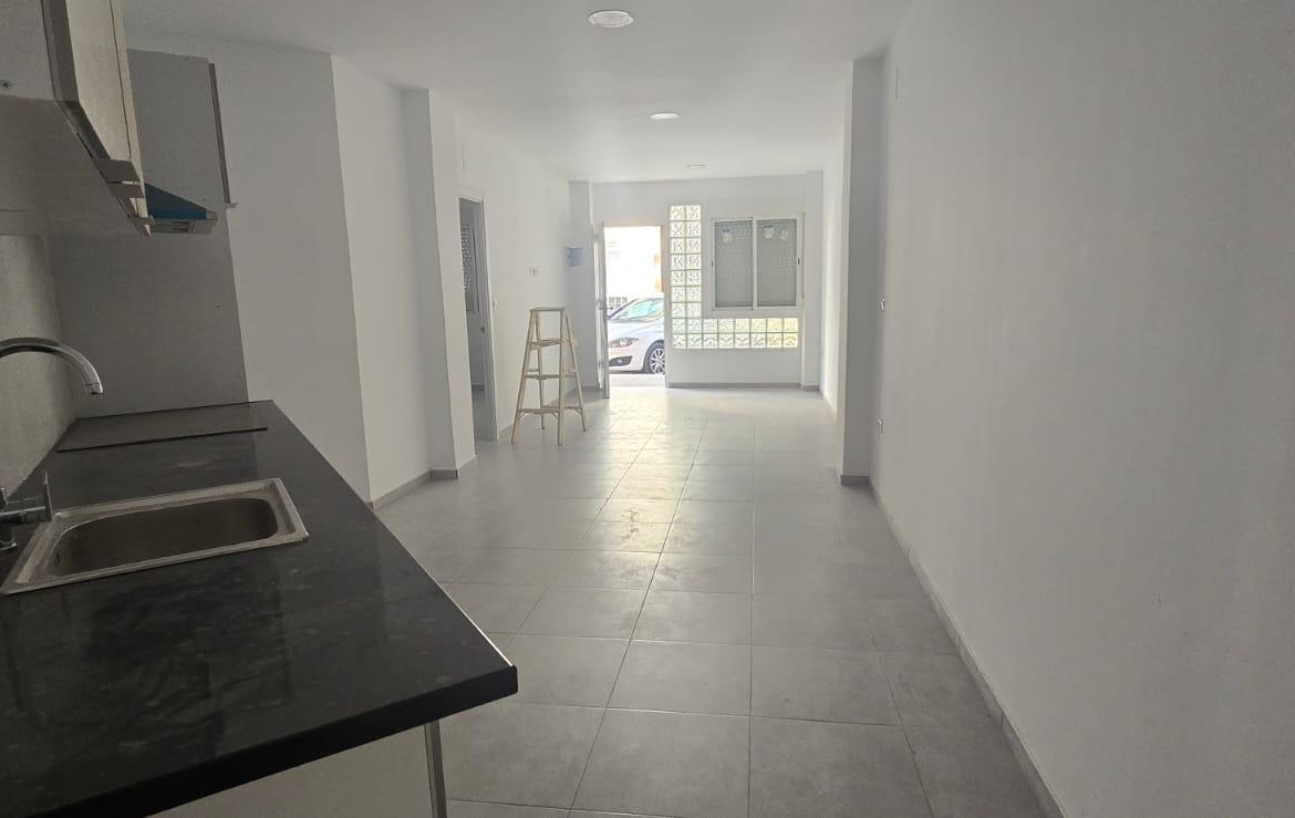 PLANTA BAJA 1 HABITACION Y 1 BAÑO