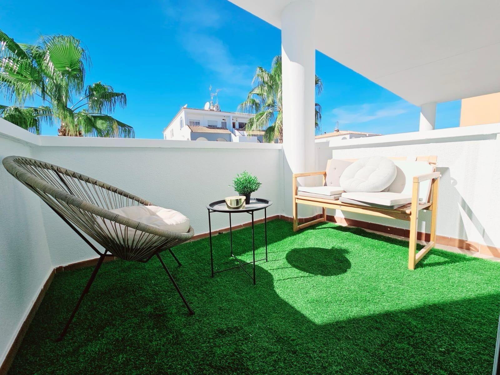 APATAMENTO CON PARKING+PISCINA EN ORIHUELA COSTA. 2 DORM. 2 BAÑOS. 85 M2.