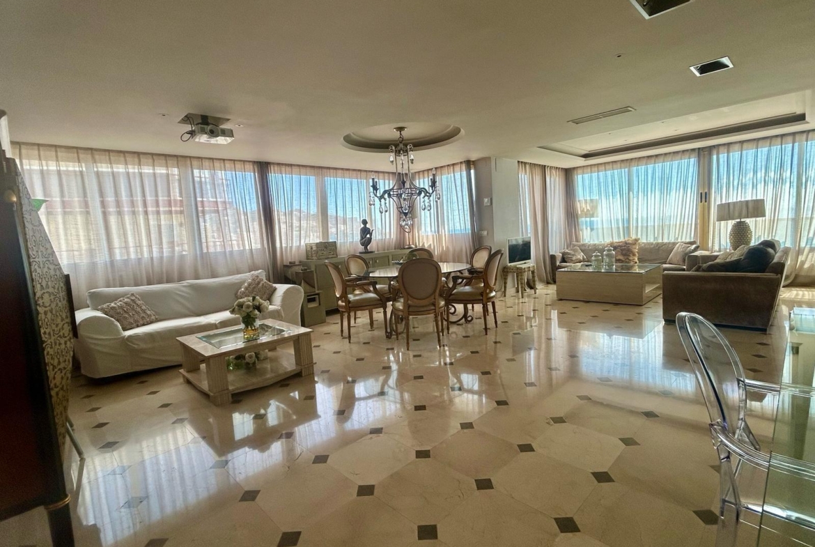 🏖️ Luxury Apartment on the Levante Beachfront – Dreamy Views 🌅