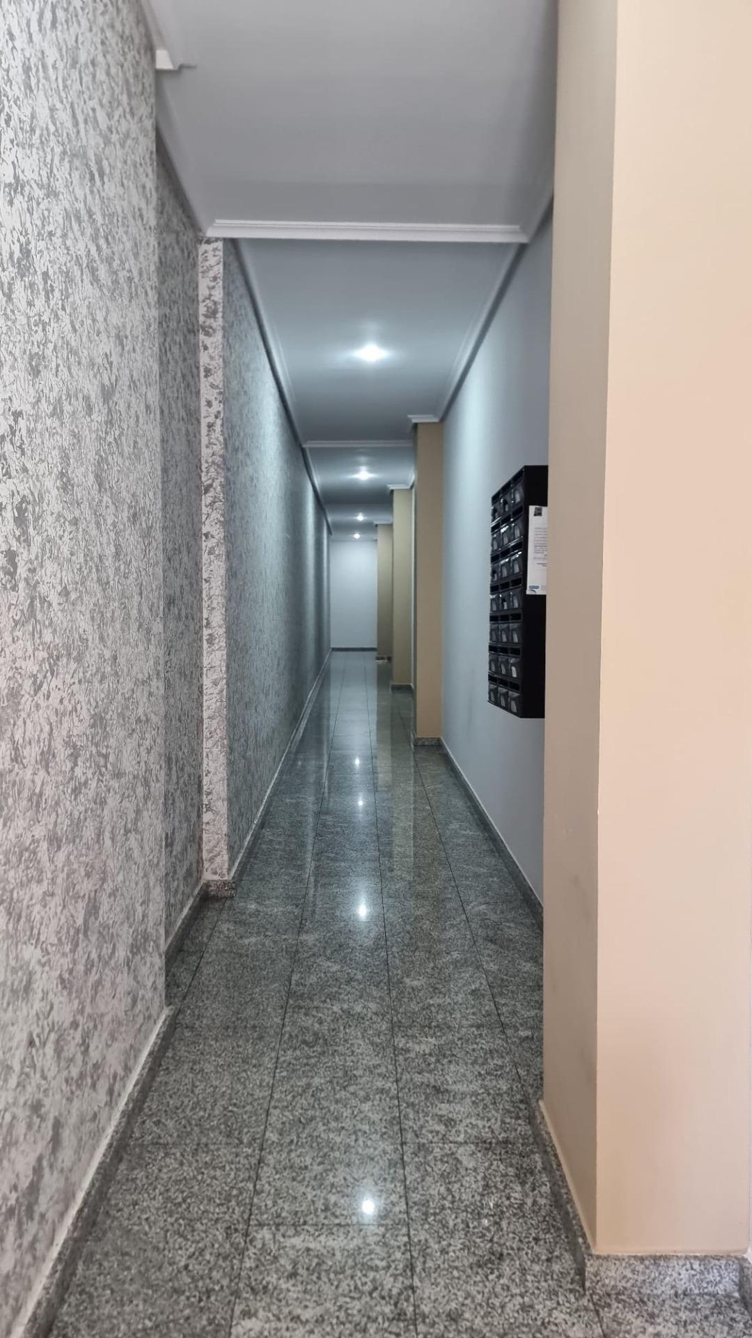 Elegante piso en cetro de Torrevieja + plaza de parking incluido !