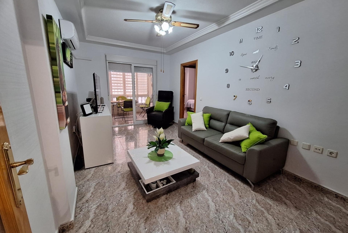 Semi-Renovated Apartment 350 Meters from Playa del Cura