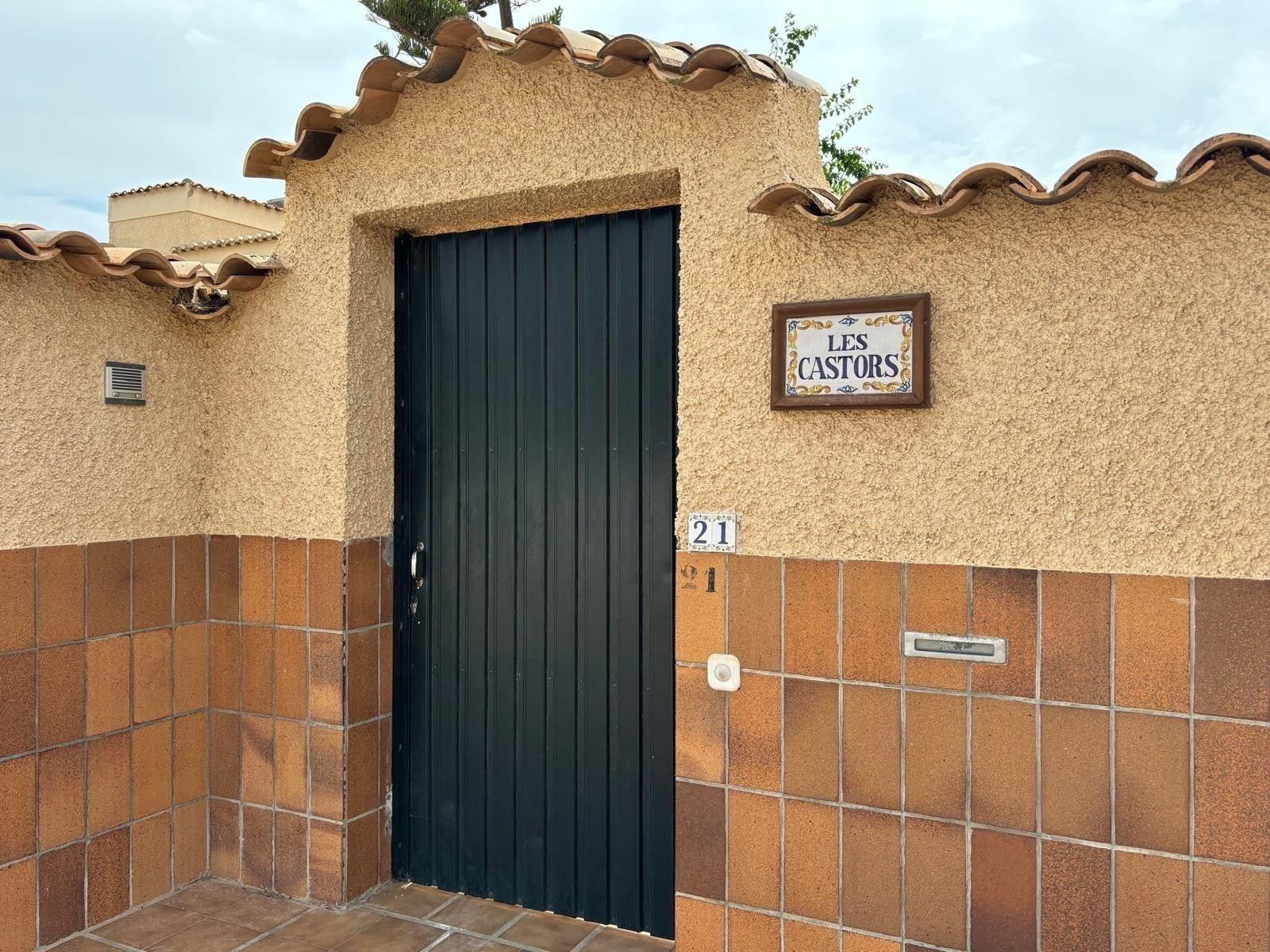VILLA ESTILO MEDITERRANEO CON PISCINA PRIVADA.
