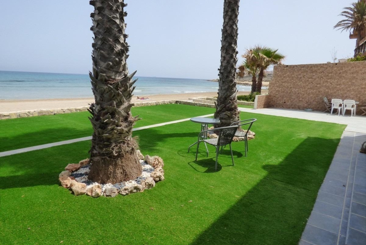Chalet Pareado ÚNICO en Primera Línea en Playa de San Juan
