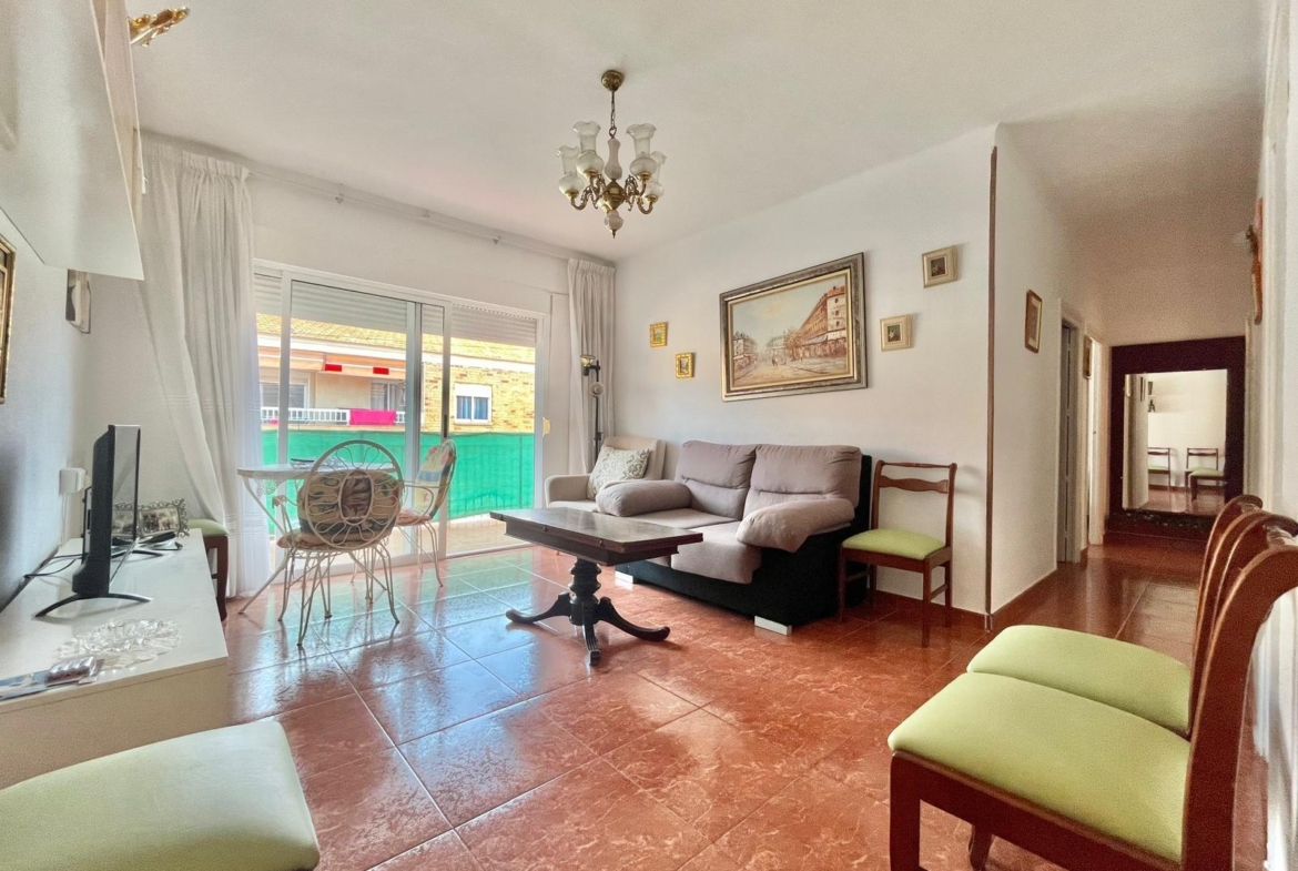Spacious Apartment Just 400 Meters from Playa del Cura – Torrevieja