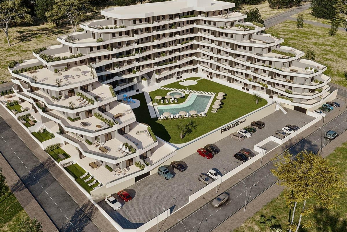 OBRA NUEVA EN SAN MIGUEL DE SALINAS. 2 DORM. 2 BAÑOS. 95 M2 SUPERFICIE. GRAN TERRAZA 31 M2. PARKING INCLUIDO. PISCINA COMUNITARIA.
