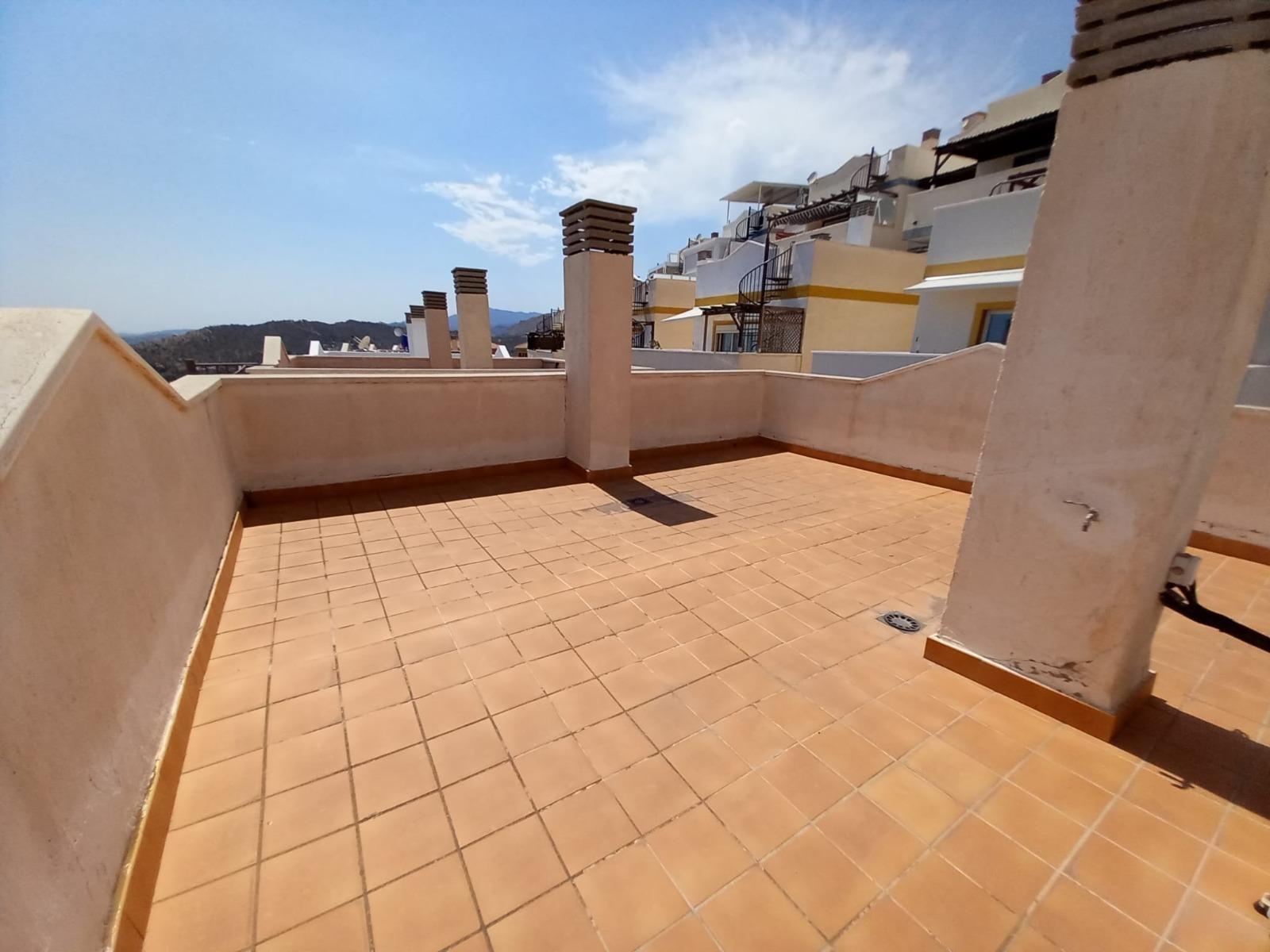 Encantadora Casa Adosada con Impresionantes Vistas al Mar en Balcón de Finestrat
