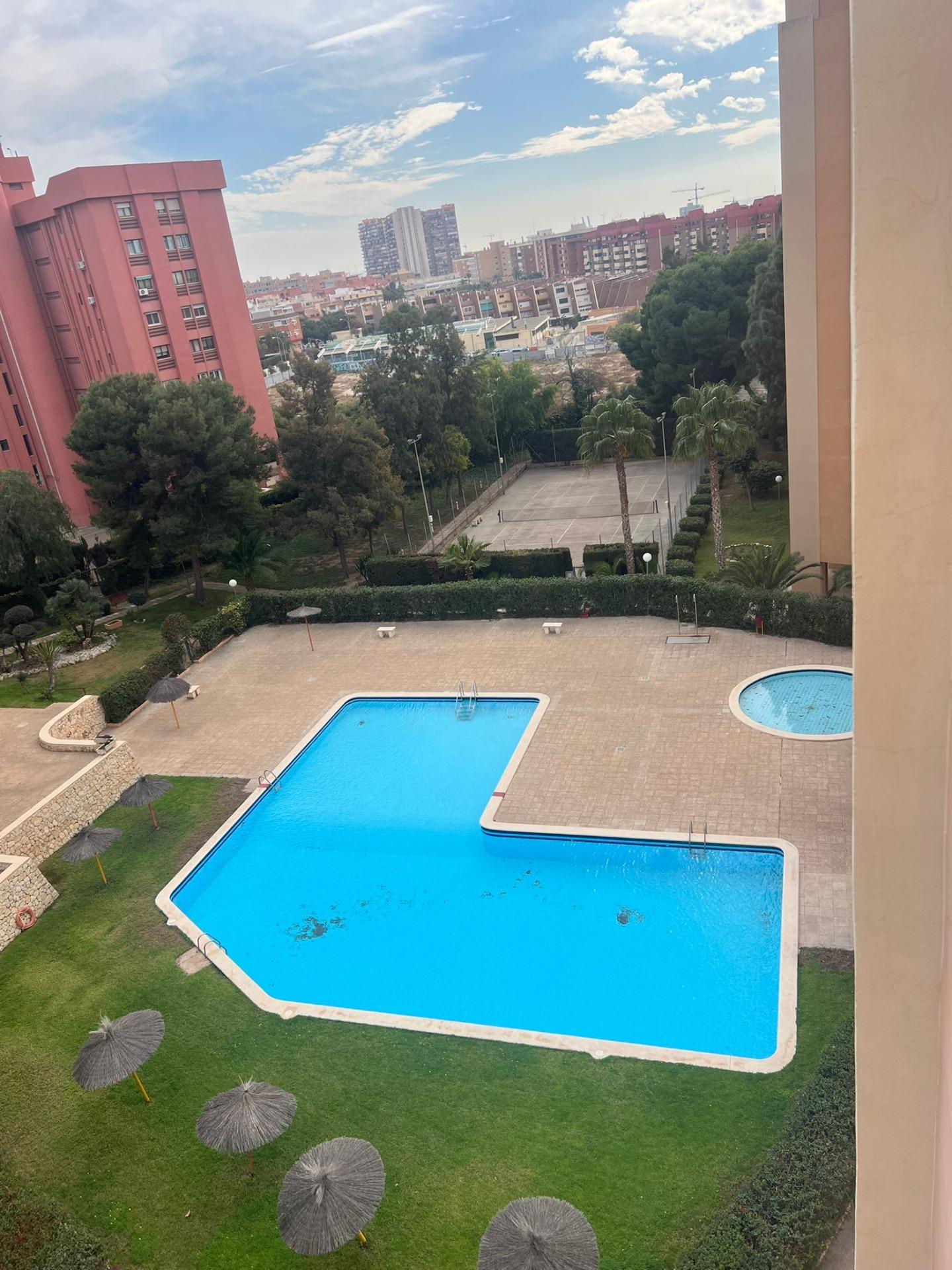 Spacious and Modern Renovated Apartment in San Blas, Alicante