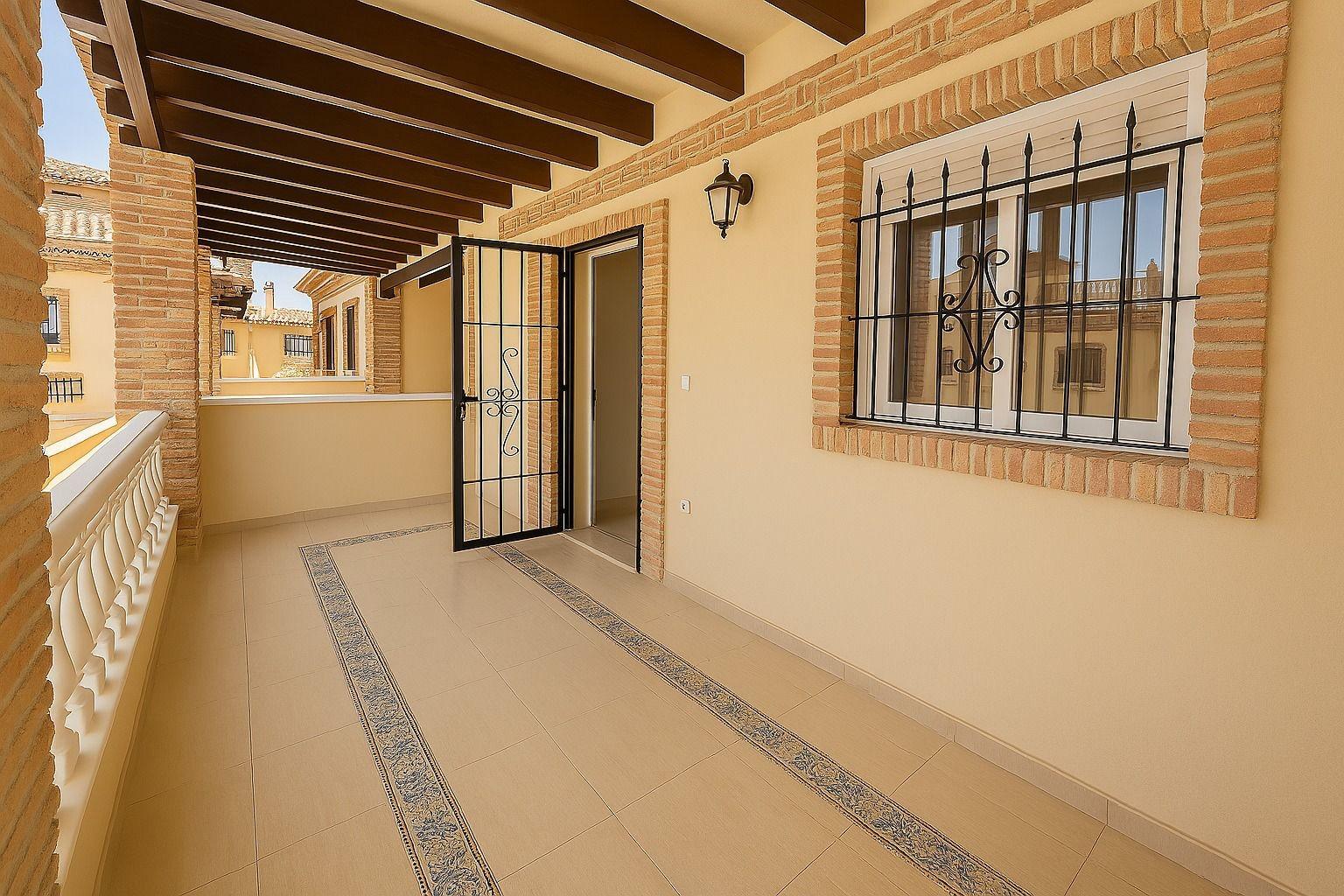 ADOSADO EN PLAYA FLAMENCA CON JARDIN Y PISCINA COMUNITARIA. 2 DORM. 2 BAÑOS. PARKING. 2 TERRAZAS GRANDES.