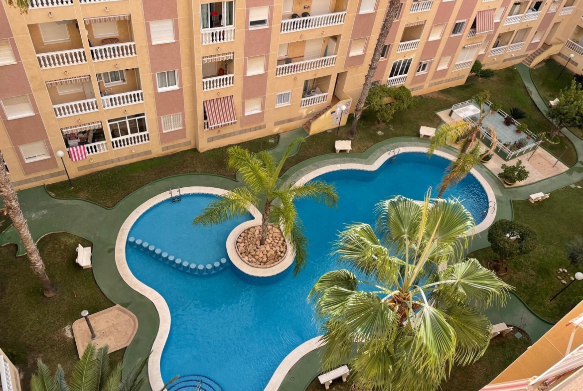 Charming Apartment in Torrevieja – Parque de las Naciones 🌞 2 bedrooms 1 bathroom with pool and garage