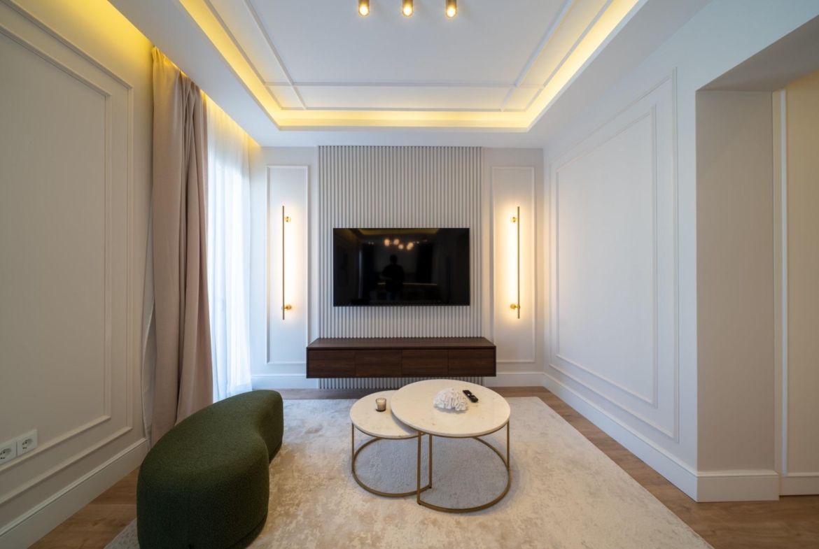 ELEGANT REFURBISHED APARTMENT IN RECOLETOS NEIGHBORHOOD, MADRID