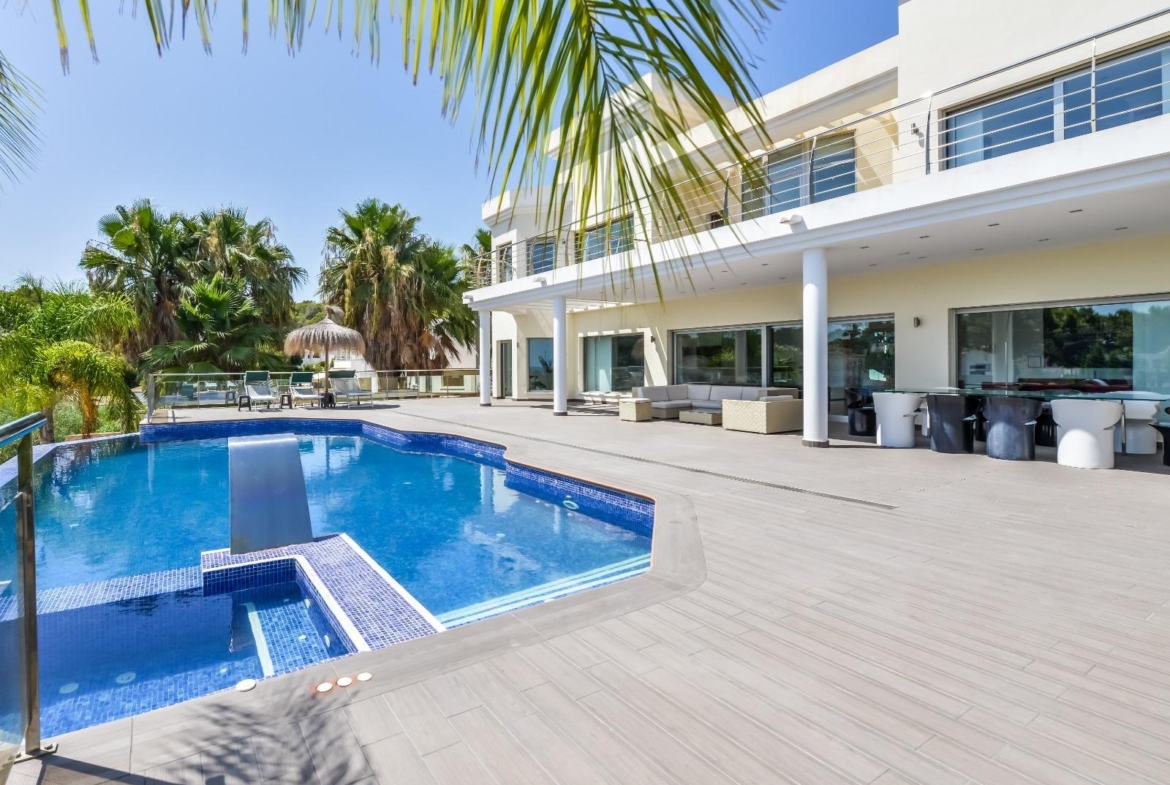 Modern and Luxurious Villa with Sea Views in Benissa 🌊