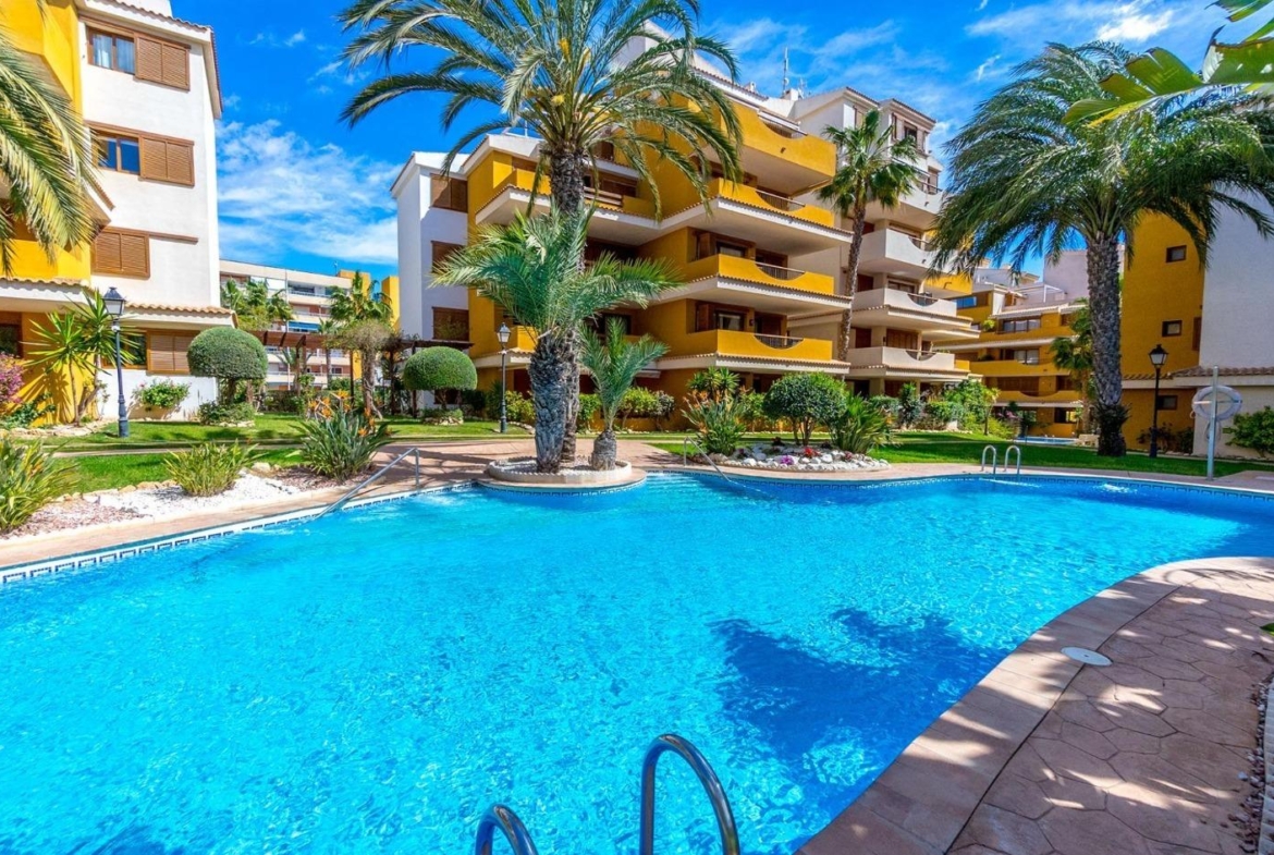 La Entrada ! Enorme apartamento en una de las mejores zonas de Costa Blanca !