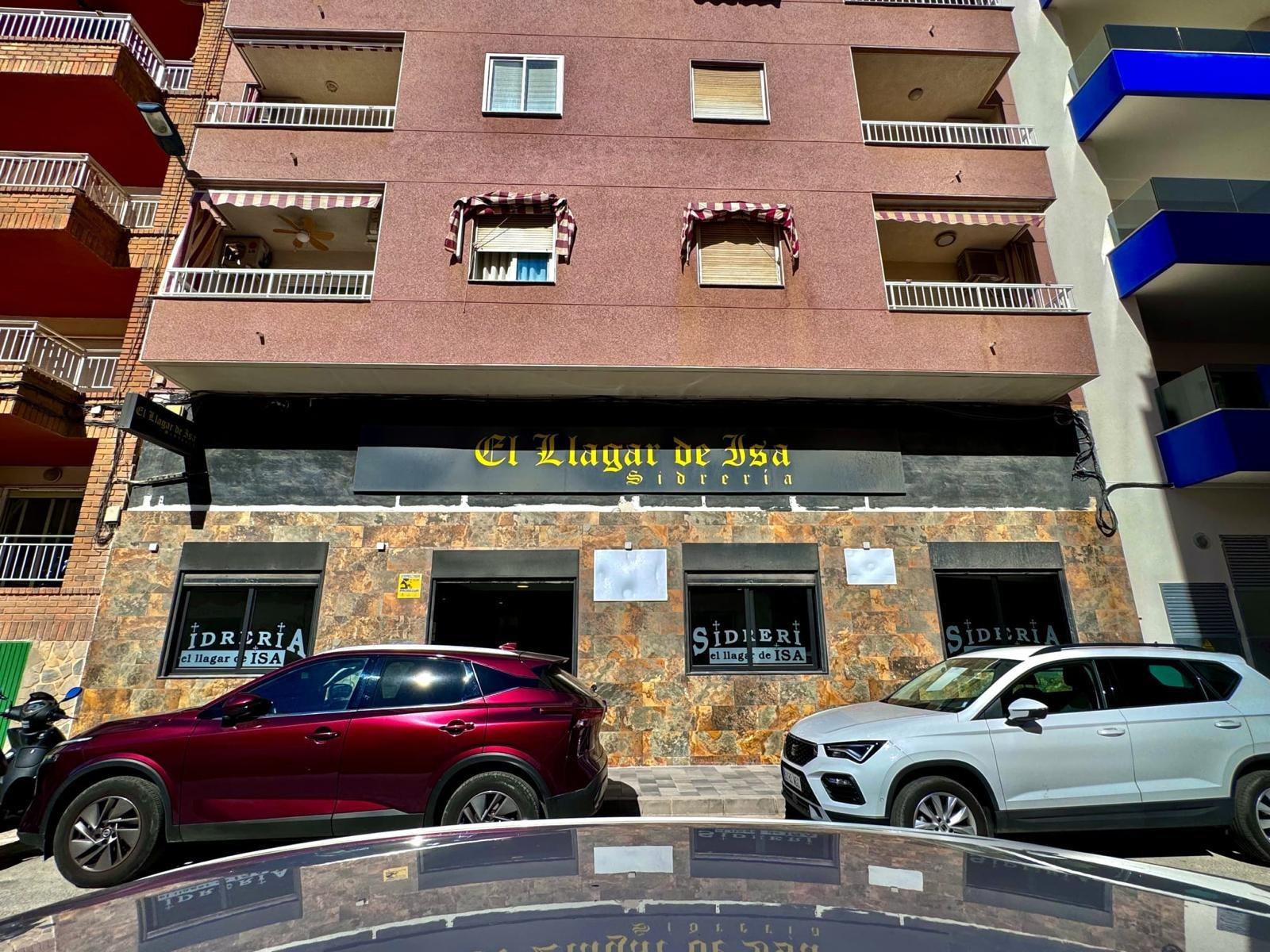 LOKALE COMERCIËLE CON SUPERFICIE DE 780 M2. SEGUNDA LINEA DE PLAYA. 70 METROS DEL MAR.