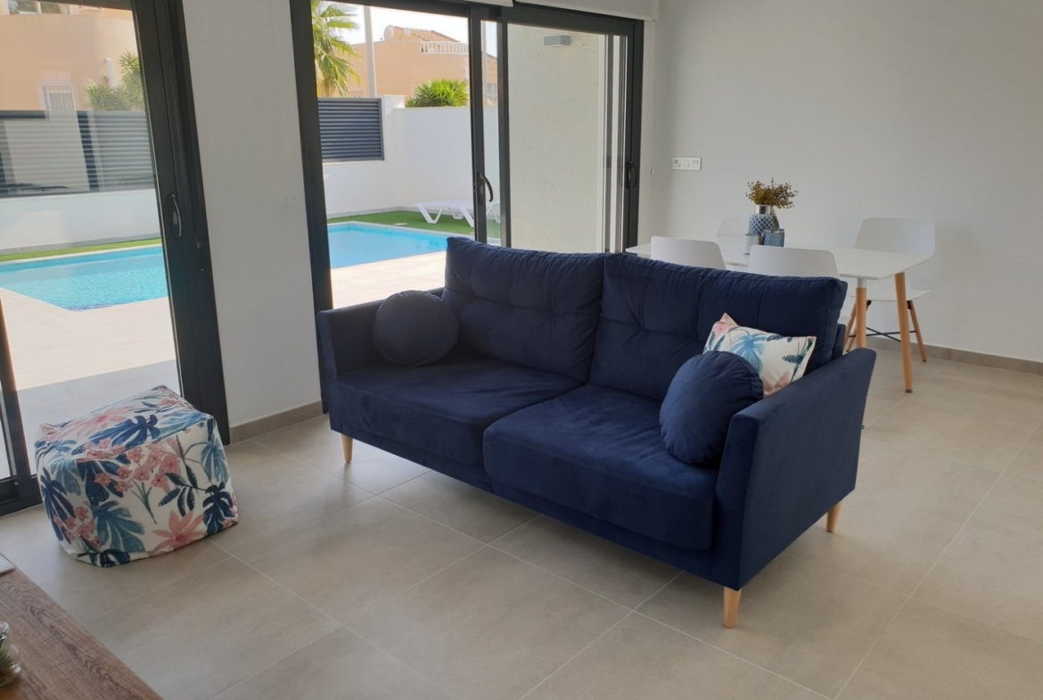 NEW BUILD VILLAS IN PINAR DE CAMPOVERDE