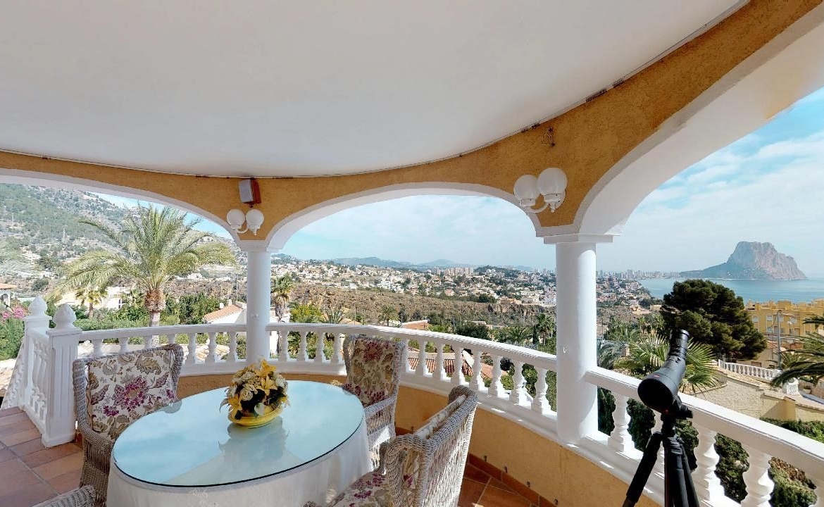 EXCLUSIEVE VILLA TE KOOP IN CALPE MET MARVELLOUS ZEEZICHTEN