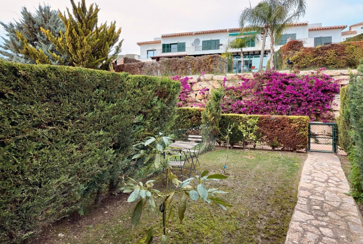 🌿✨ Charming Bungalow in Sierra Cortina ✨🏡