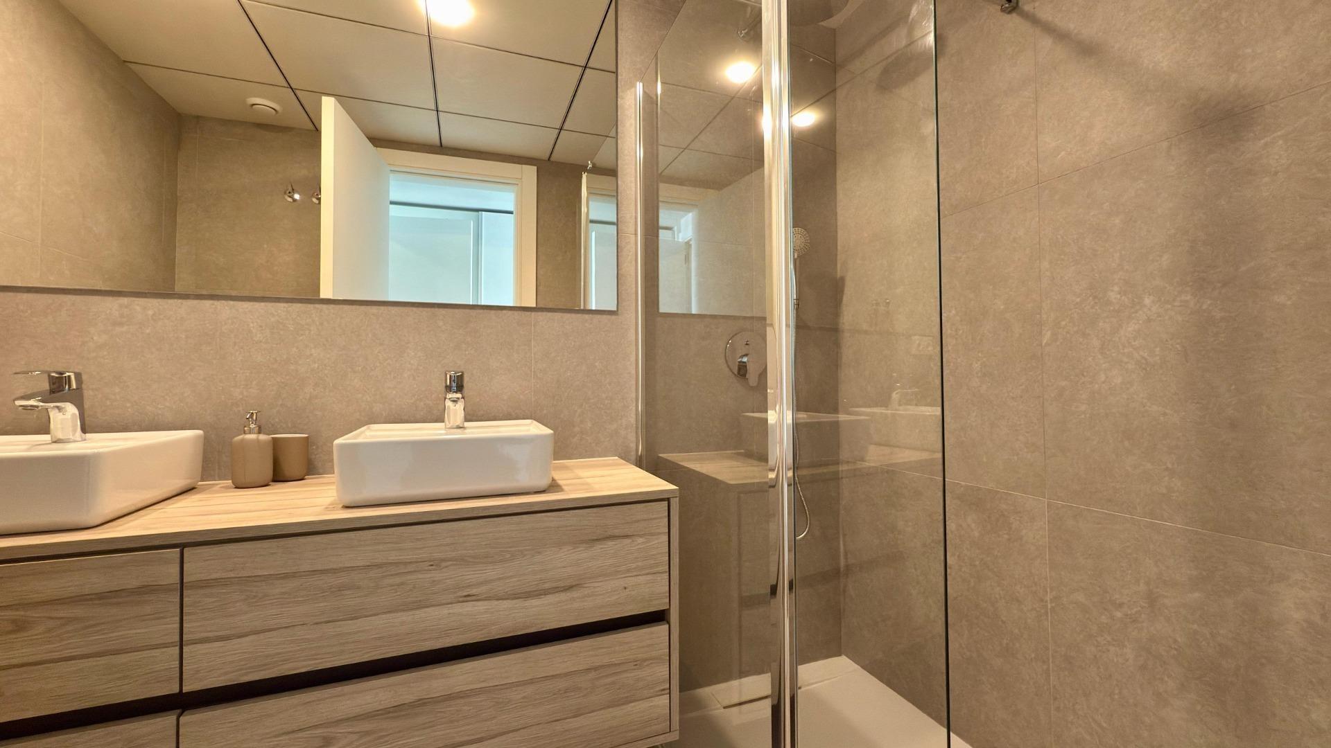 Luxe appartement te koop met prachtig uitzicht op zee