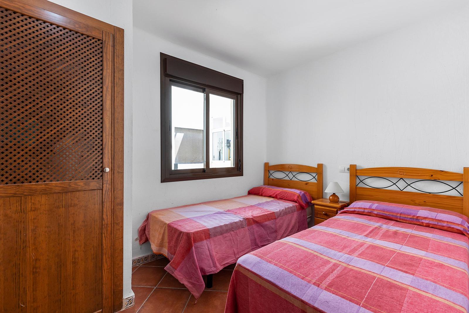 2-20-141 ATÍCO EN PUNTA PRIMA CON SOLARIUM PRIVADO DE 40 M2. 2 DORM. 2 BAÑOS. PISCINA COMUNITARIA.