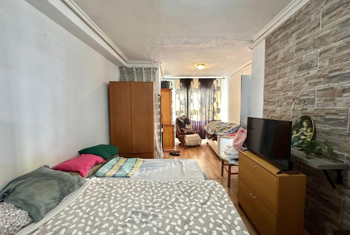 APPARTAMENTO A 450 DEL PUERTO DE TORREVIEJA. 2 DORM. 2 BAÑOS. TERRAZA AMPLIA. 76 M2.