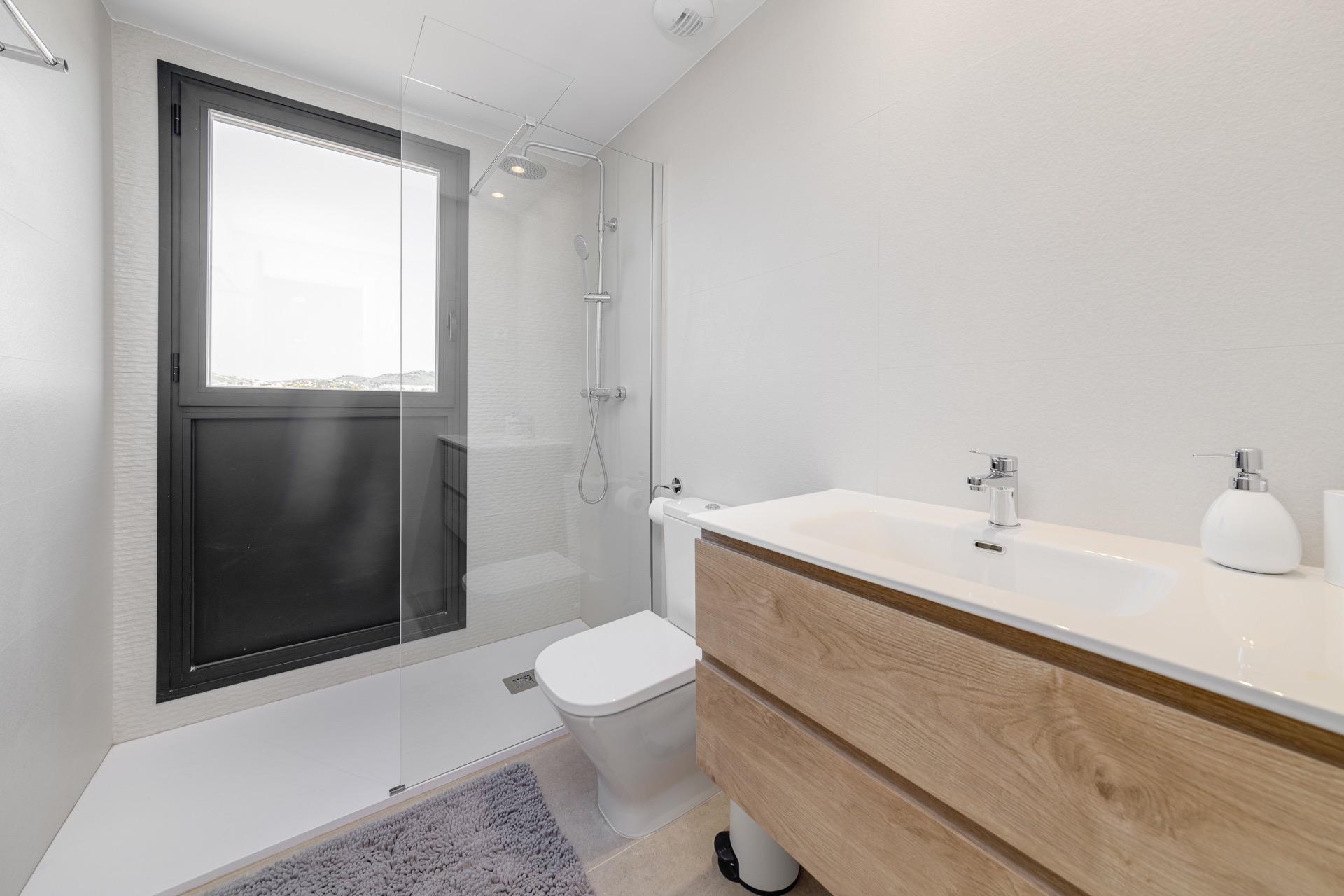 SPECTACULAR NEW LARGE APARTMENT WITH SEA AND MOUNTAIN VIEWS IN CALPE