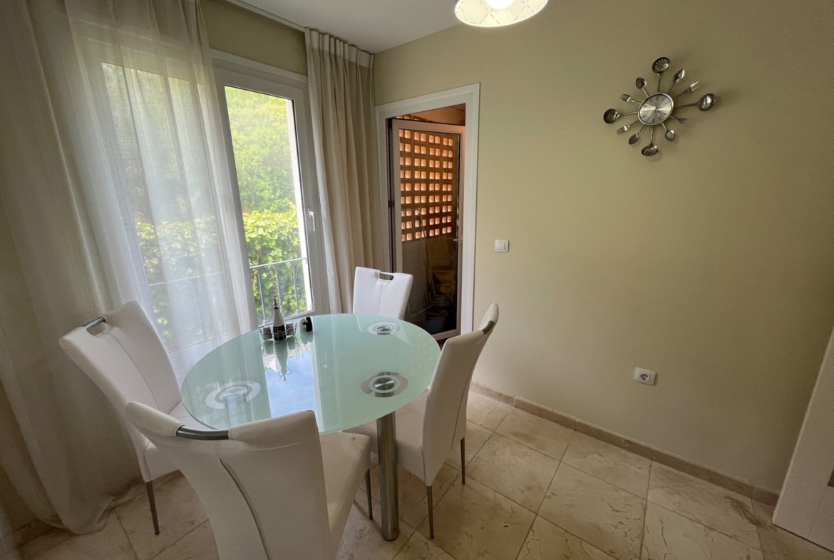 ALTEA HILLS EXCLUSIVE FLAT FOR SALE WITH SEA VIEWS
