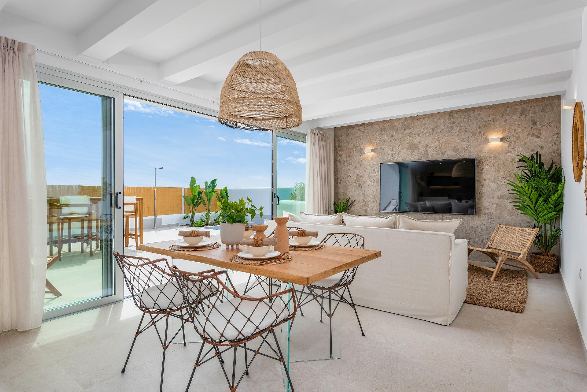 VILLA DE OBRA NUEVA EN LOS ALCÁZARES CON VISTAS AL MAR MENOR. CON PISCINA PRIVADA. 3 DORM. 2 BAÑOS. PARCELA 217 M2.