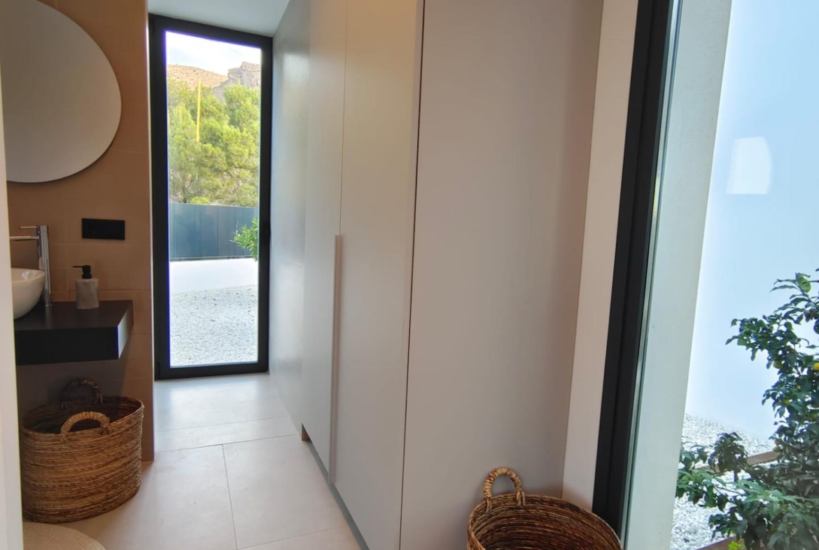 Design villa met uitzicht op zee