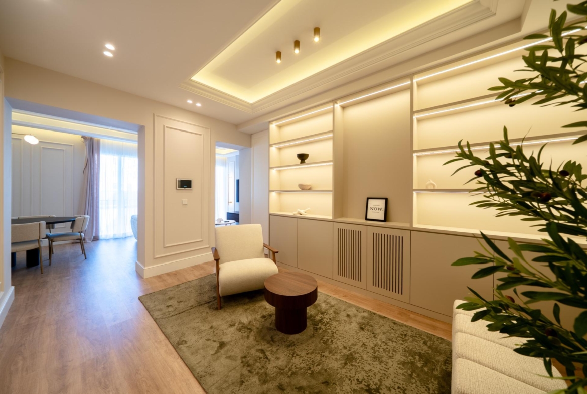 ELEGANT REFURBISHED APARTMENT IN RECOLETOS NEIGHBORHOOD, MADRID