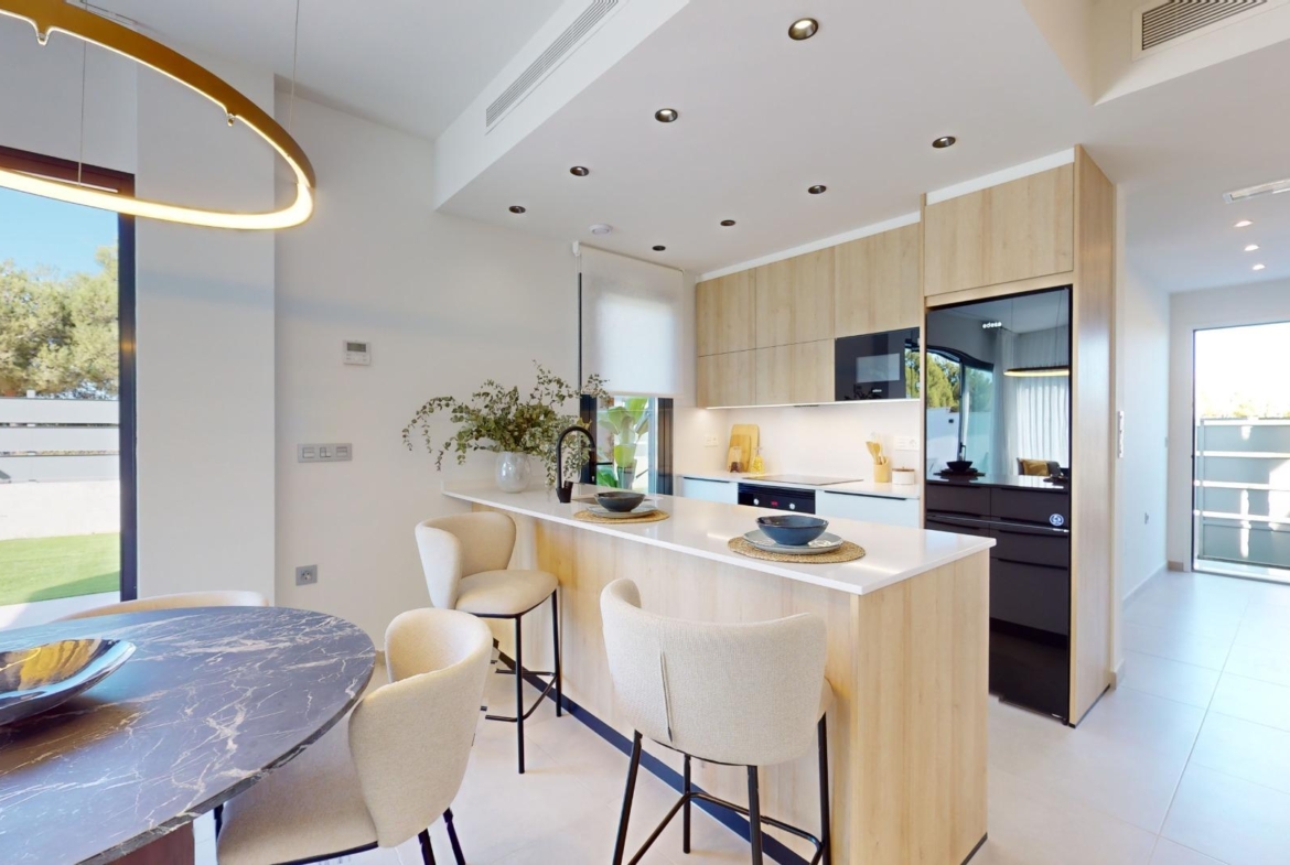 Detached modern villas placed in Roda Golf, Murcia