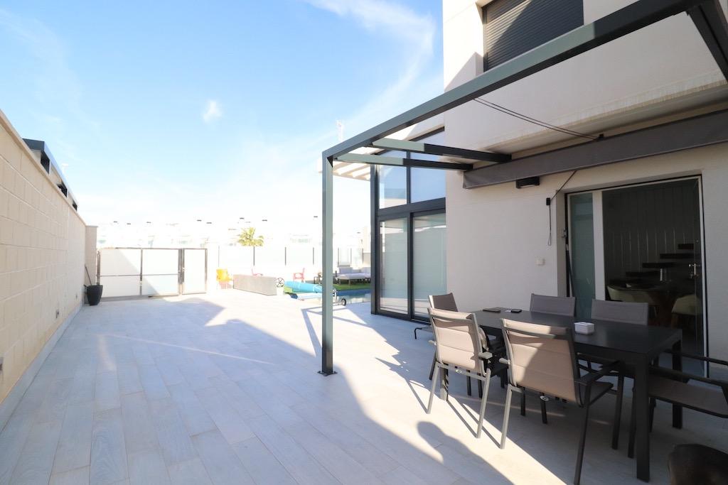 Spectaculaire onafhankelijke villa in Lomas de Cabo Roig