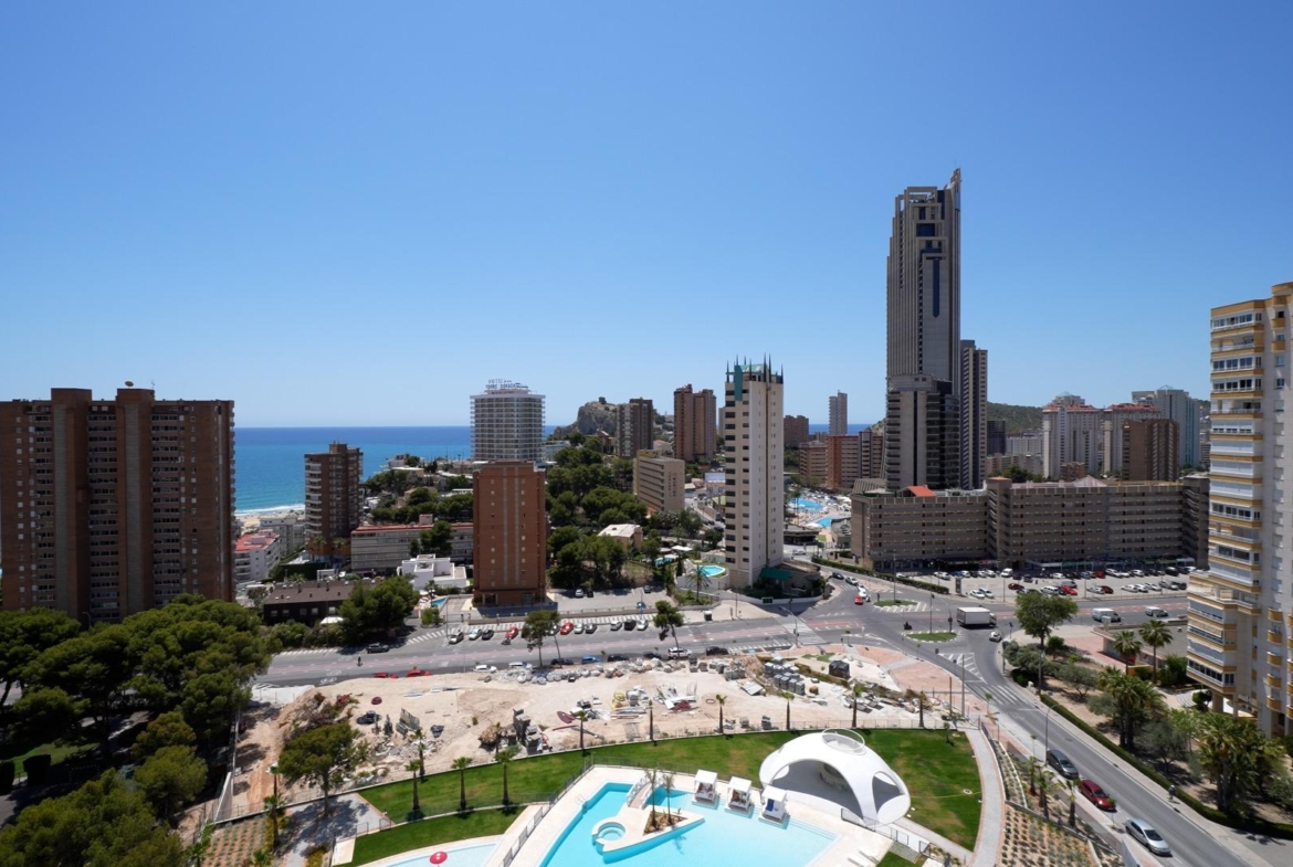 Exclusivo Piso en la Cala de Benidorm con Vistas al Mar