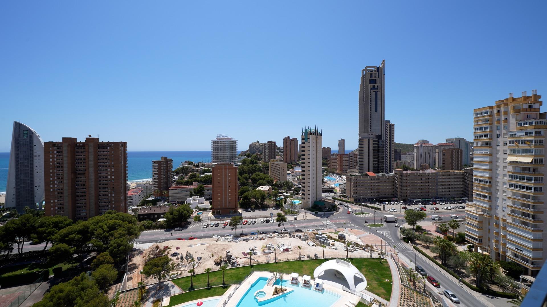 Exclusivo Piso en la Cala de Benidorm con Vistas al Mar