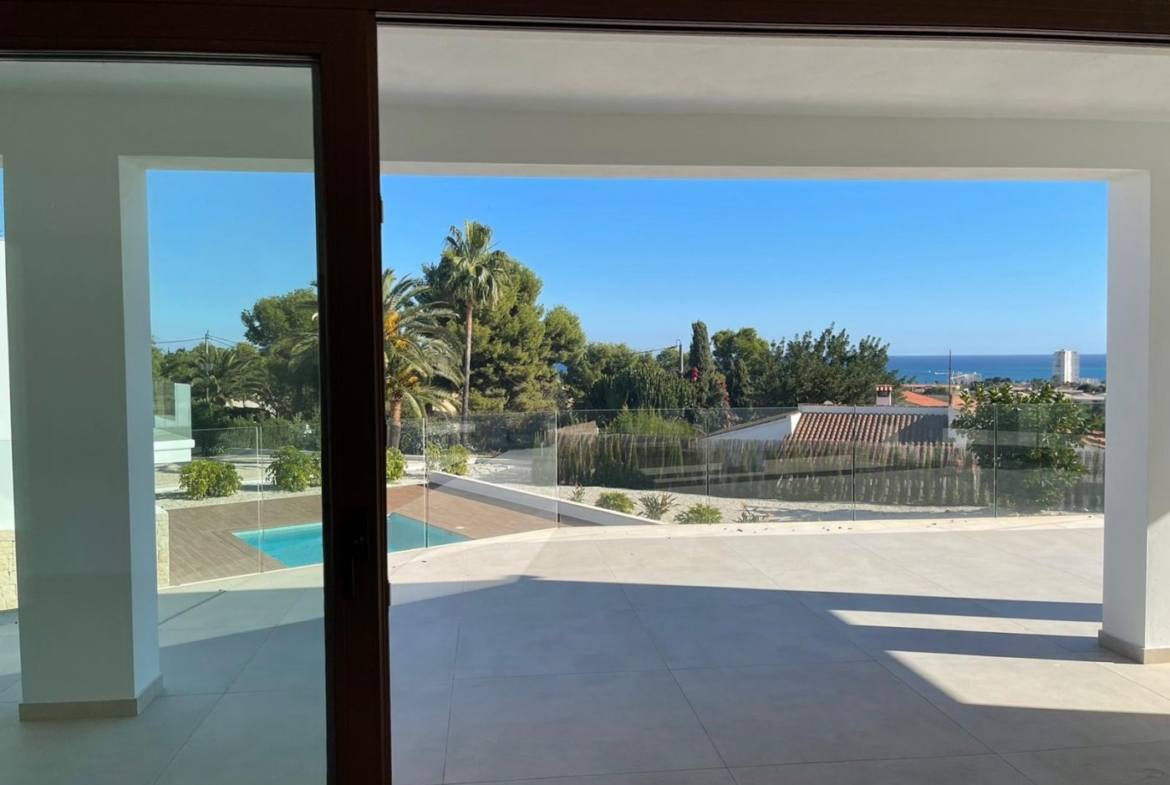 LUXURY VILLA IN ALTEA