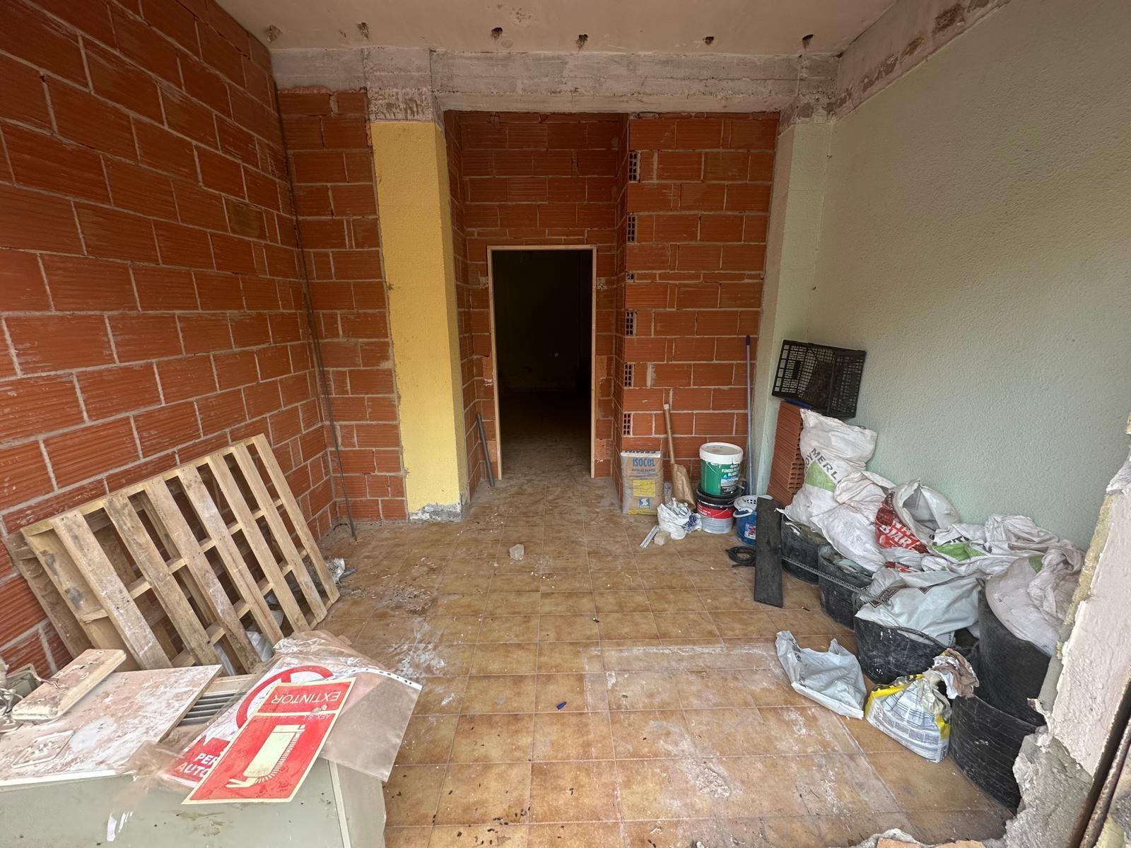 2-21-106 Premises for renovation in Alicante