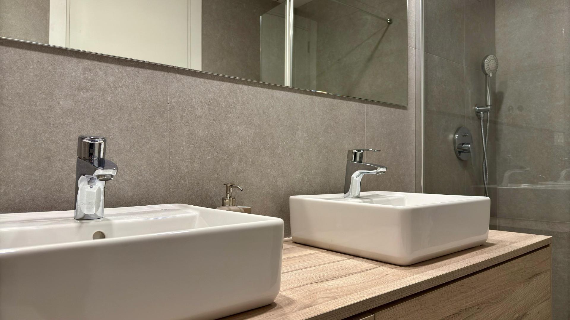 Luxe appartement te koop met prachtig uitzicht op zee