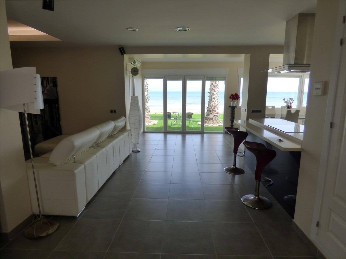 Chalet Pareado ÚNICO en Primera Línea en Playa de San Juan