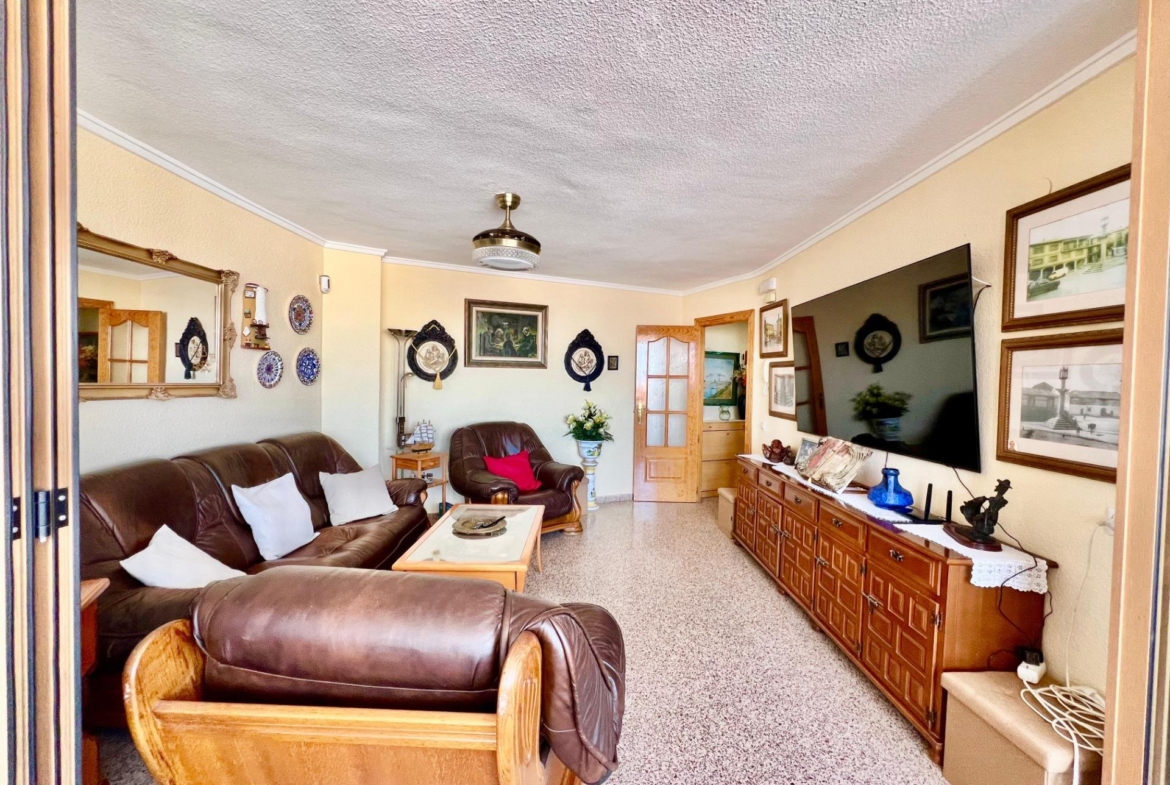 ESPACIOSO APARTAMENTO DE 3 HABITACIONES + PARKING + TRASTERO EN PLANTA 7 CON VISTAS AL MA