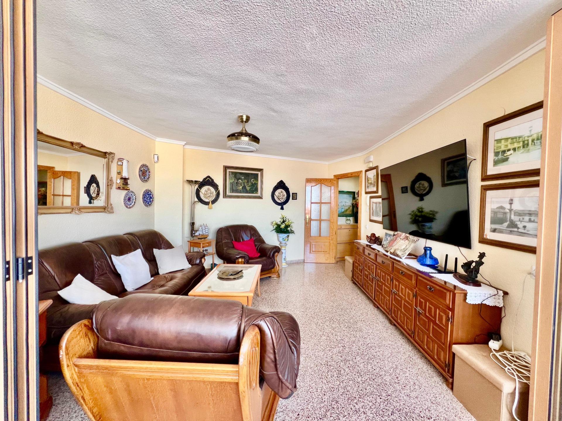 ESPACIOSO APARTAMENTO DE 3 HABITACIONES + PARKING + TRASTERO EN PLANTA 7 CON VISTAS AL MA
