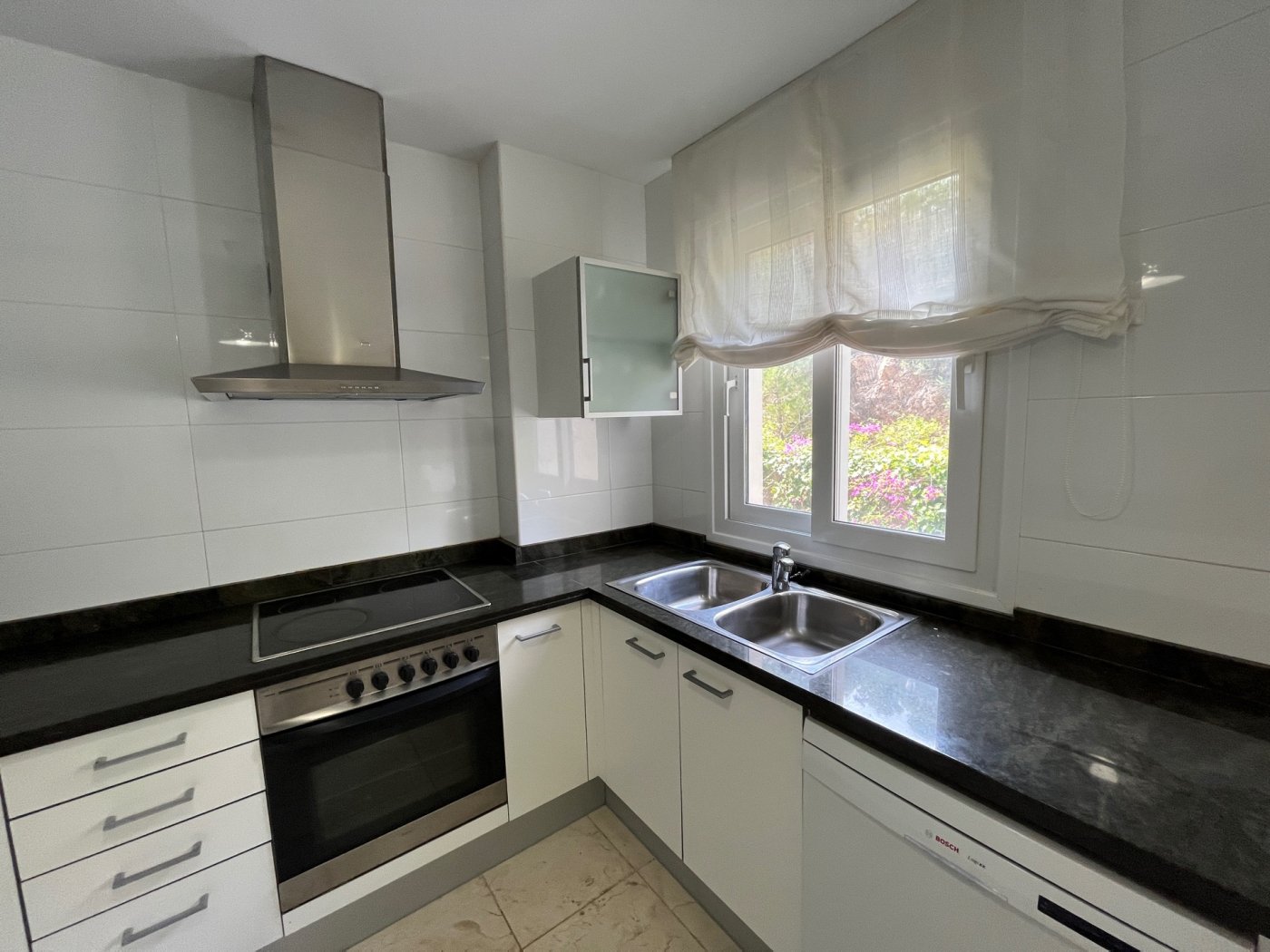 ALTEA HILLS EXCLUSIVE FLAT FOR SALE WITH SEA VIEWS