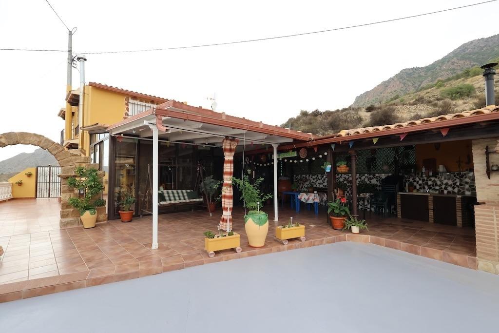 CASA EN FORTUNA CON 1000 M2 DE PARCELA Y SUPERFICIE DE 120 M2 DE CASA. 5 DORM. 3 BAÑOS.