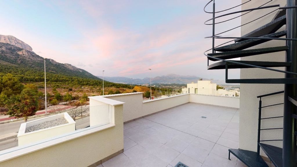 Villas de nueva construcción con vistas al mar y montaña