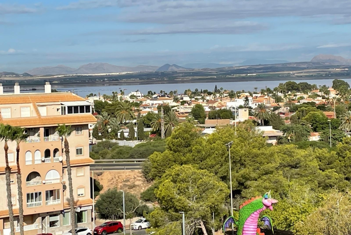 Charming Apartment in Torrevieja – Parque de las Naciones 🌞 2 bedrooms 1 bathroom with pool and garage