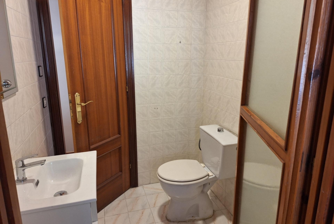 Amplio piso para entrar a vivir en Mieres