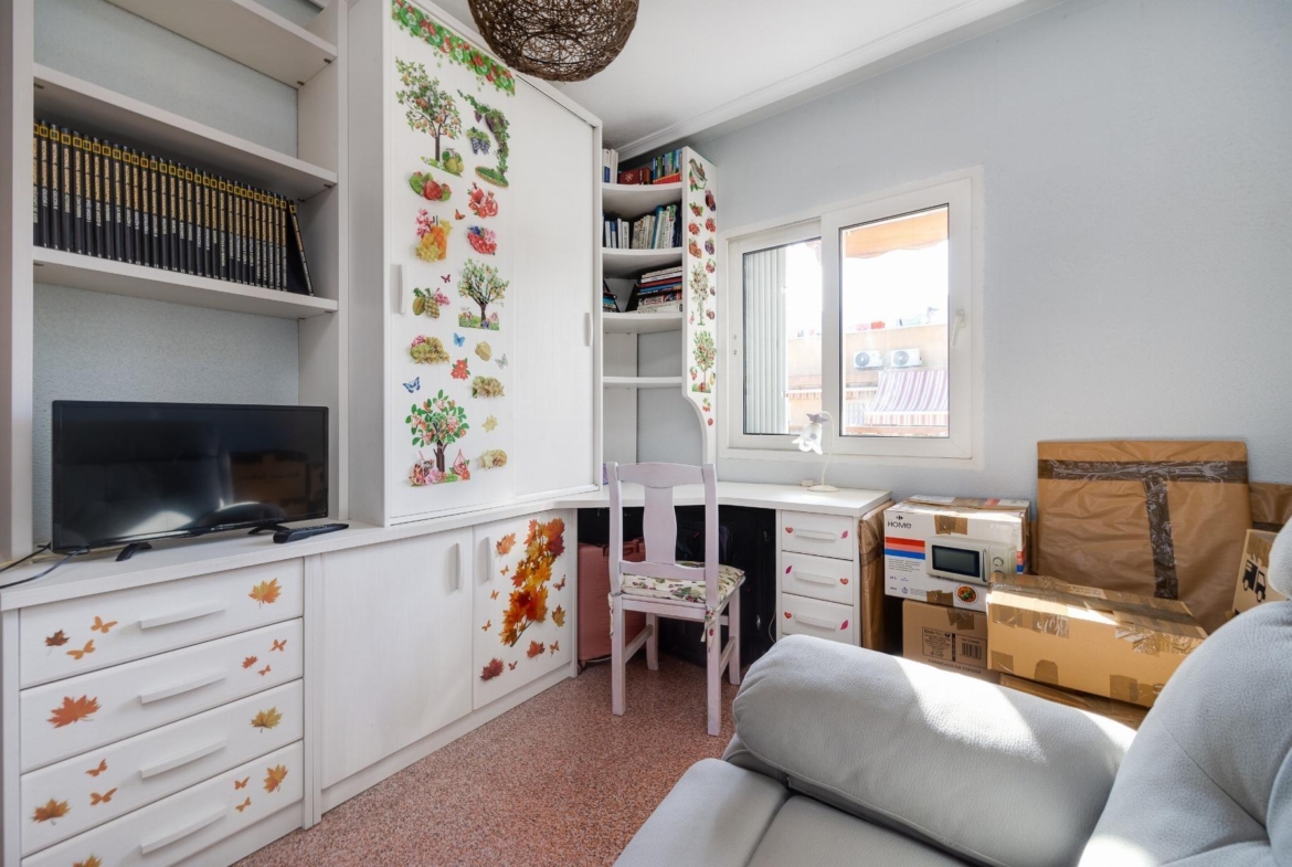 ÁTICO DE 2 HABITACIONES 2 BAÑOS Y AMPLIA TERRAZA